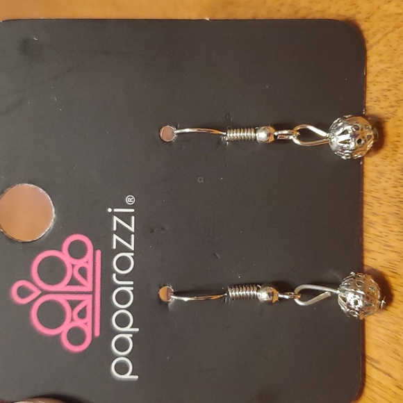 Paparazzi NWT silver ball drop earrings.